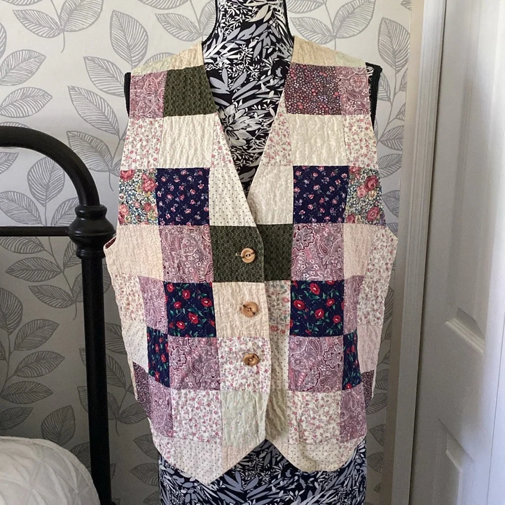 Patchwork Quilted Vest - Picture 1 of 8